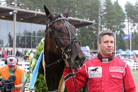 Vuoden hevoseksi valittu Elian Web saapuu pohjoisesta puolustamaan suomalaista kunniaa Finlandia-ajoon.