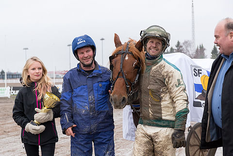 A.T. Viskun yllätysvoitto pisti hevosen taustavoimat hymyilemään.