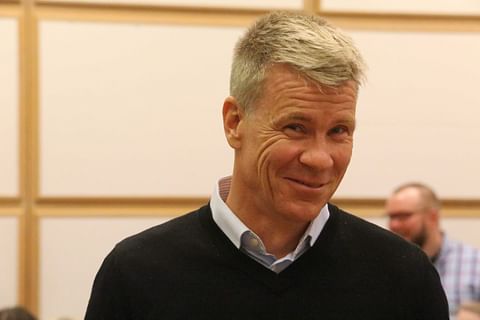 Mikael Forstén on SRL:n uusi puheenjohtaja. Äänimäärät jakautuivat 414/379.