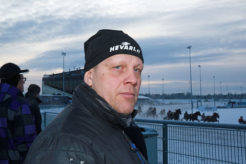 Kari Lehtonen on matkannut neljän hevosen kanssa Uumajaan.