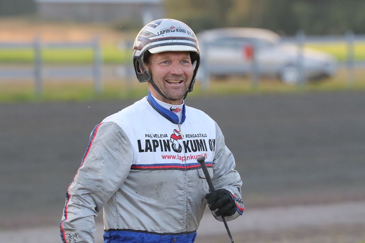 Kari Alapekkala ajoi Oulussa kaksi Toto5-voittoa. Hänen voittoisat ajokkinsa olivat Torrent D'inverne ja Armani Press.