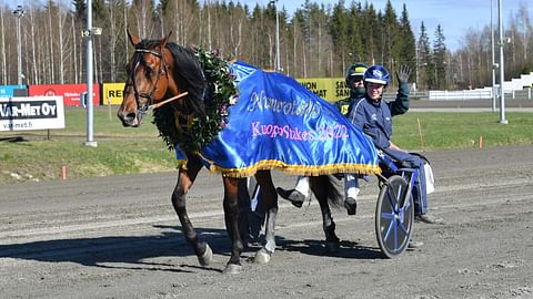 Kuopio Stakesin voittajana juhlittiin tänä vuonna Imperatoria.