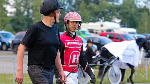 Antero Tupamäki on keskittynyt 2000-luvulla eläinlääkärin töiden ohessa hevosten valmentamiseen ja jättänyt ohjastamisen muille.