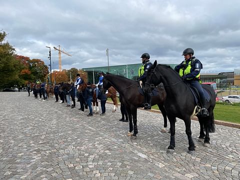 Vermon ponit, Ypäjän suomenhevoset ja poliisihevoset juhlistivat Hevosvaltiopäiviä.