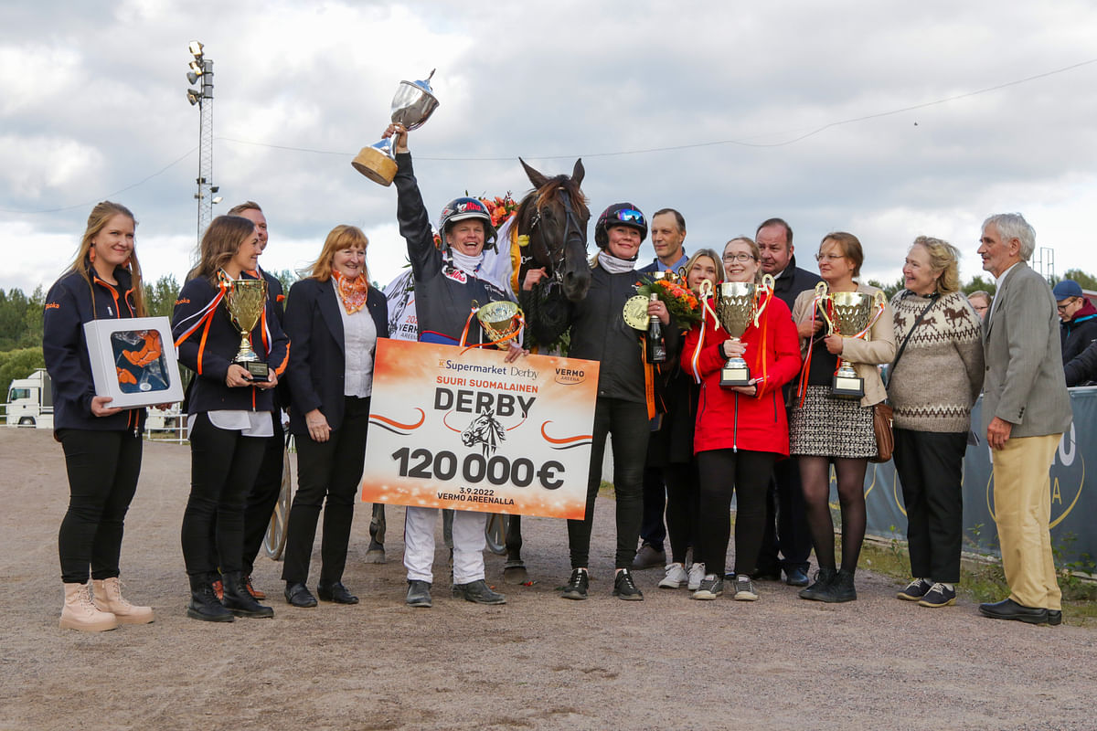 Derbyvoittaja Dusktodawn Boogie sai Kenneth Danielsenin tuulettamaan villisti. 