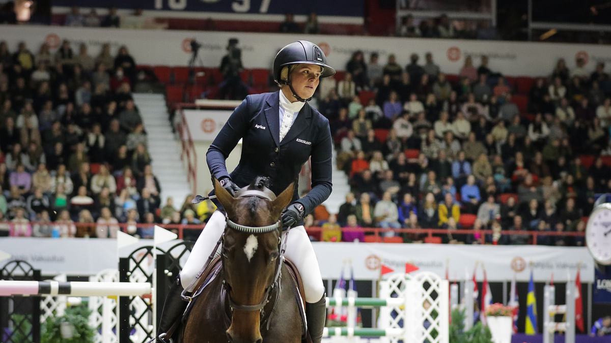 Stephanie Holmén nautti saadessaan ratsastaa suomalaisyleisön edessä Helsinki Horse Show'ssa.