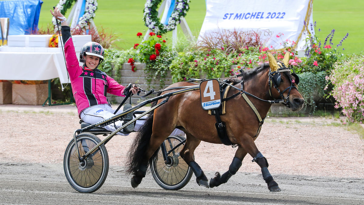 Veera Pietiläinen on yksi Suomen kaikkien aikojen menestyneimmistä poniohjastajista. Hänen viimeisin starttinsa on vuodelta 2015.