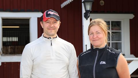 Juha ja Tiina Koskela elävät arkeaan nyt Eskilstunassa, noin 100 kilometriä Tukholmasta länteen. Koko perhe viihtyy Ruotsissa hyvin, mutta muutto muualle tulevaisuudessa ei ole poissuljettua.