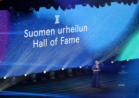 Kyra Kyrklund Suomen urheilun Hall of Famessa kosketti Hevosurheilu Ratsastuksen lukijoita. Samoin tieto siitä, että hänelle luovutetaan Suomen Olympiakomitean Suuri ansiomerkki Olympiastadionilla 30.1.2024.