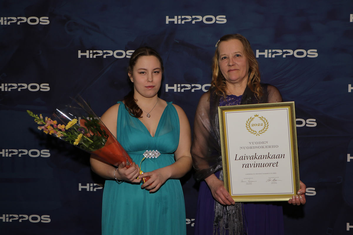 Sandra Ranta ja Katja Blomberg iloitsivat palkinnosta.
