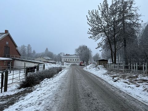 Hevosopiston ja Pauliina Mansikkamäen riita-asia on edennyt maksuvaiheeseen. 