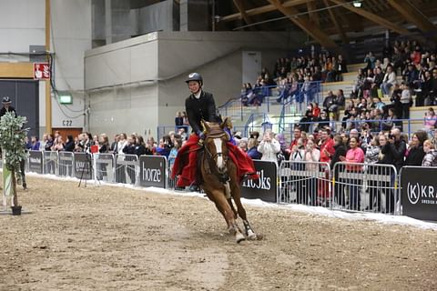 Sofia Järvenpää ja Vicky Z tekivät historiaa voittamalla ensimmäisen Hankkija Masters pudotuskisan. 