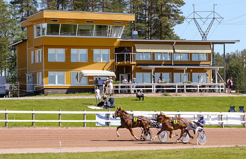 Kajaanin raviradalta on viety monta ravipäivää pois.