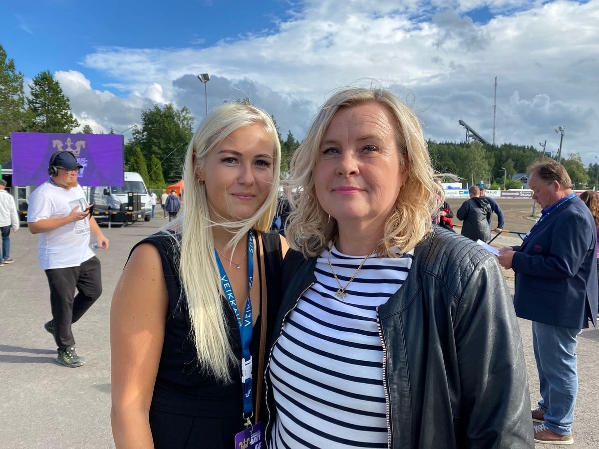 Hanna Rahikka ja Sari Niemelä ovat suorastaan kunkkarikonkareita.