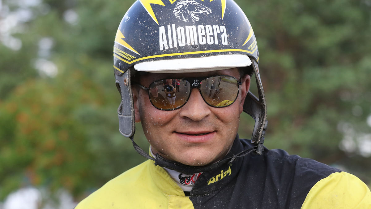 Henri Bollström kamppailee tiukasti Kuopion ohjastajaliigan voitosta.