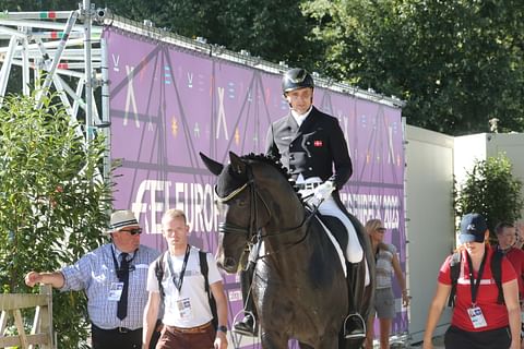 Andreas Helgstrandin Helgstrand Dressage -tilalta kuvattiin dokumentti.