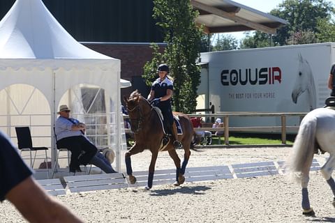 Emma Kanerva starttaa Stuttgartissa kuvan Greek Airilla. 