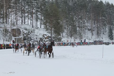 Jääraveja on pyritty järjestämään jäätilanteesta riippuen usein lopputalvesta. Kuva vuodelta 2016 Leppävirralta.