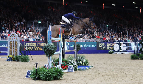 Noora Pentti ja Con Caya London International Horse Showssa