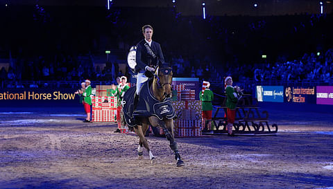 Ben Maher, Enjeu de Grisien ja joulupukin apulaiset.