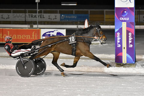 Goodwin Zet avasi Suomen uransa voitolla joulukuussa Oulussa. 