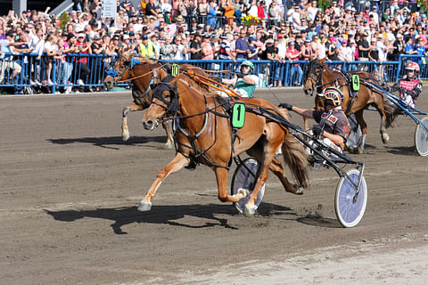 Lumi-Oosa nappasi valmentaja Harri Kotilaisen ohjastamana seppeleen Kouvolan kuningatarkilvasta.