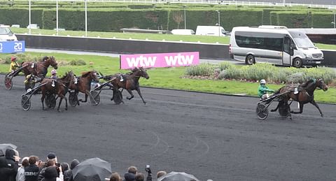 Hussard du Landret voittaa Prix de Parisin.