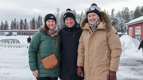 Emma Väre, Björn Goop ja Kimmo Kemppi piipahtivat Lapissa. Björn Goop oli Rovaniemellä ensimmäistä kertaa, Emma Väre oli käynyt Mäntyvaarassa 11-vuotiaana Kuninkuusraveissa.