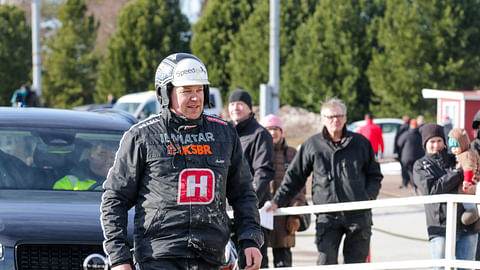 Antti Ojanperällä on valmennuksessa yli 30 hevosta.