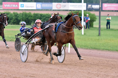 MAS Champ hyökkää Tornion rataennätyksen kimppuun.