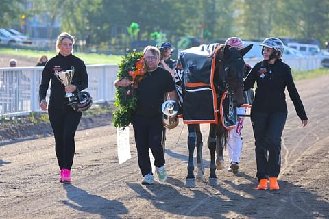 Katja Melkko valmentaa, HPT Nordic AB omistaa ja Santtu Raitala ohjasti Lightning Stridea, joka pakeni kauas muilta.