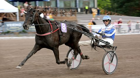 Gareth Boko rattaillaan Esa Holopainen