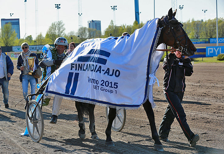 Kuusi kymmenestä Finlandia-ajon voittoloimen tavoittelijasta on nyt selvillä. Vuonna 2015 voittajana juhlittiin Suomen Bret Bokoa.