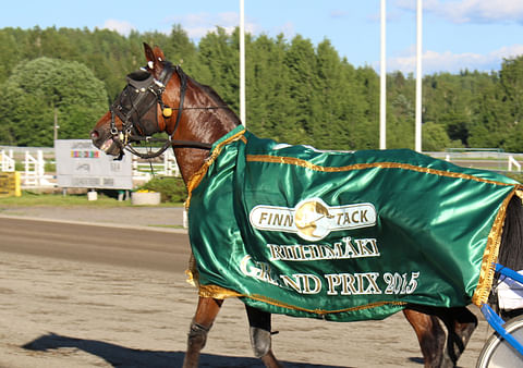 Riihimäki Grand Prix -kilpailun voittaja vuosimallia 2015 on Fiery Sid.