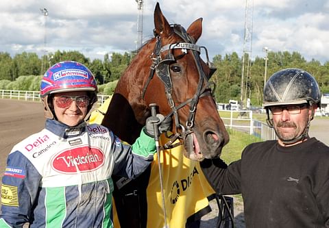 Henna Halme, Outlaw Pete ja Jorma Kinnunen jysäyttivät Vermon T65-pommin