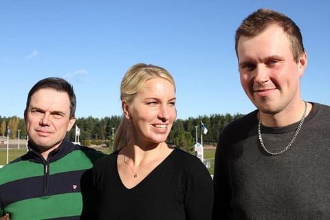 Kristian Autio, Jenni Sorjonen ja Joni-Petteri Irri kertoivat hevosenhoitajien arjesta ja juhlasta