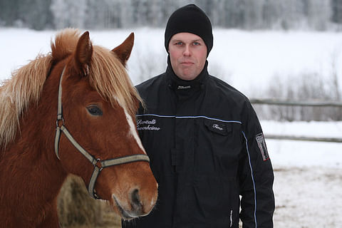 Timo Korvenheimolla on myös suomenhevonen valmennuksessaan.