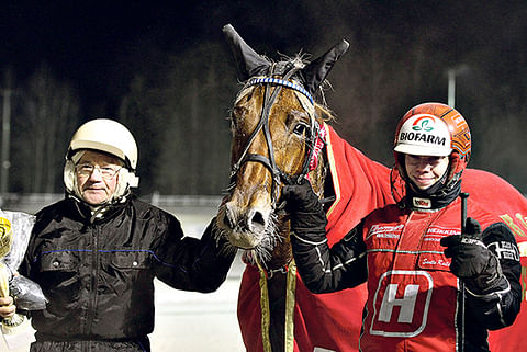 Santtu Raitala ajoi Esko Hännisen valmentamaa tammaa ensimmäisen kerran puoleentoista vuoteen.