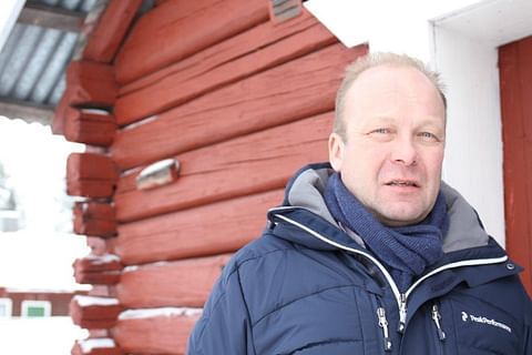 Bodenissa ja Tukholmassa toimiva ravivalmentaja Petri Salmela pitää suomalaisia hevosenhoitajia maailman parhaina.