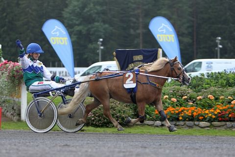 Pinja Iltanen ajoi Ekslätts Sacrificella useita voittoja. Arkistokuva.