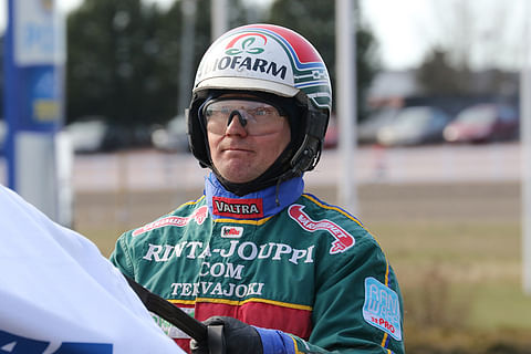 Hannu Hietanen sai palata Elias Intomielen kanssa voittajaesittelyyn.