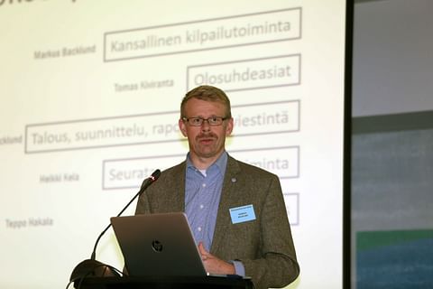 Markus Backlund on estekomitean puheenjohtaja, kuva marraskuulta.