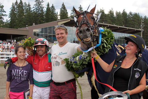 Italialaisori Owen's Club juoksi riemastuttavia voittoja myös Suomen suurkilpailuissa. Kuva Mikkelin ravirata.