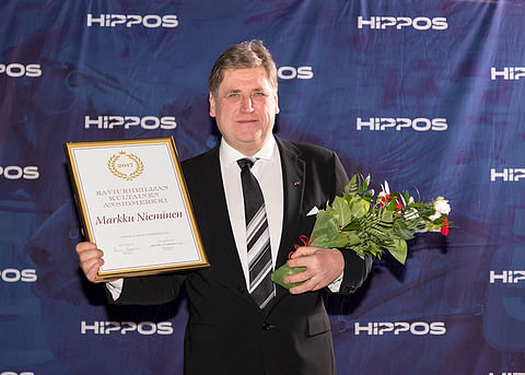 Markku Niemiselle myönnettiin raviurheilijan kultainen ansiomerkki.