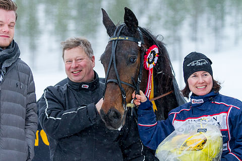 Ossi Nurmonen katsoo Seinäjoki Racen olevan lähtö, jossa on nousevia hevosia. Kuva: Ada Pykäläniemi.