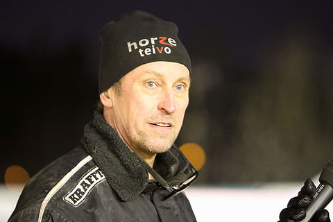 Olli Lähtisen tallin valmennettavien voittoprosentti on tällä kaudella 14. Kuva: Satu Pitkänen.