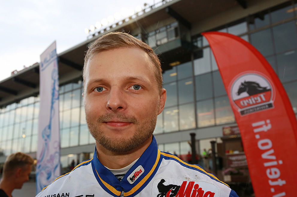 Olli-Pekka Holopainen ajoi Boss Birdlanin takaisin voittojen tielle.