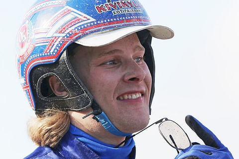 Kotiradan champion Olli Koivunen ajaa Lentävä Rolsia Metsämäessä. Aiemmissa yhdeksässä startissa Koivunen on ajanut tammalla totosijat 2-2-1.