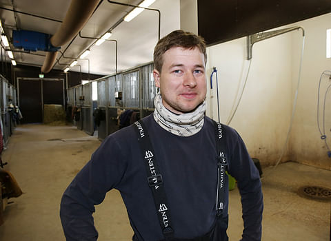 Juuso Holttisen tallin Zolacea ajanut Iikka Nurmonen valmentaa hevosia myös Jokimaalla.