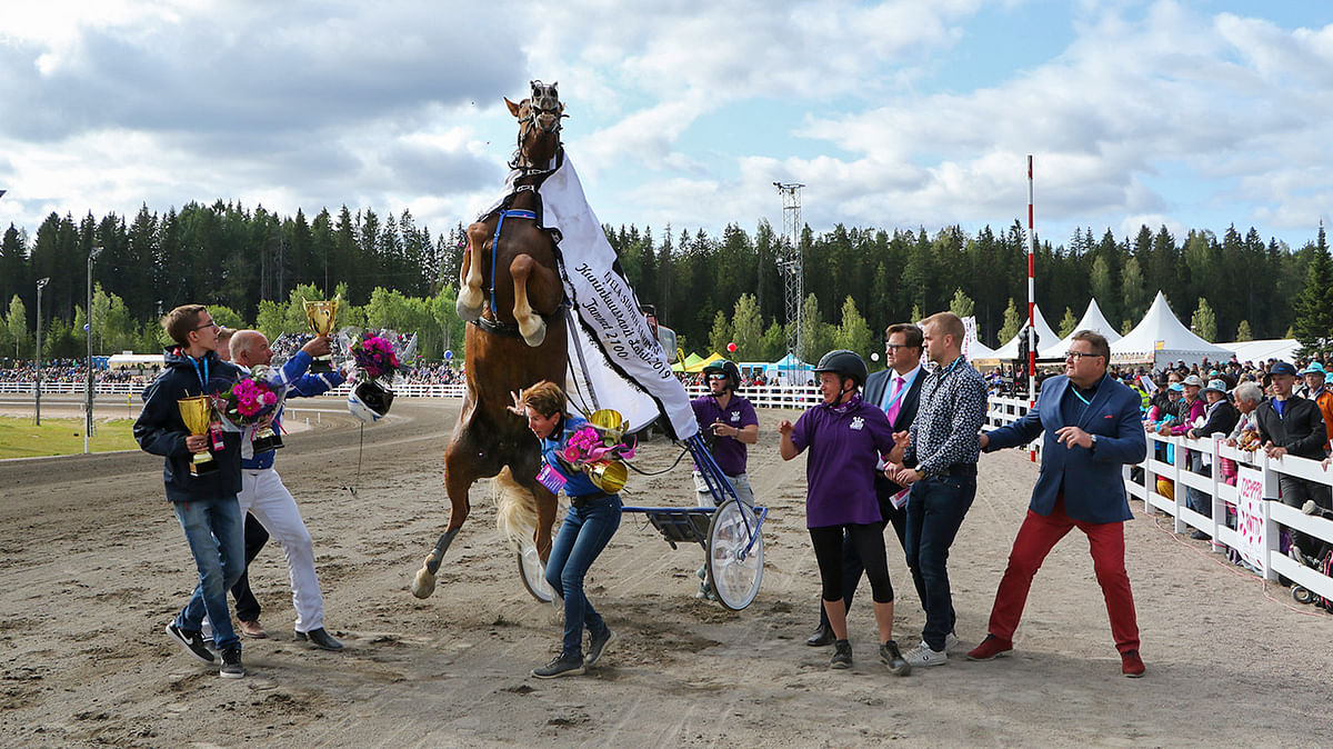 Sävel-Taika löysi kuntonsa kreivin aikaan – järjesti suuryllätyksen  kuningatarkilpailun avausmatkalla